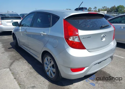 2013 Hyundai Accent Se z USA, uszkodzony, nr VIN KMHCU5AE2DU096619